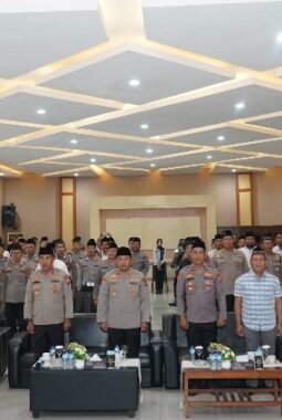 Ngaji Kebangsaan Bersama Kapolri, Polres Kediri Perkuat Bekal Moral Personel